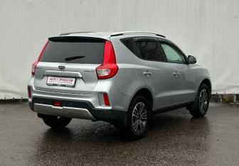 Подержанный автомобиль Geely Emgrand X7 2020 года (5 фото)