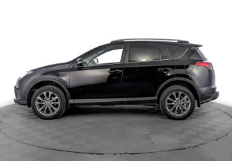Подержанный автомобиль Toyota RAV4 2019 года (8 фото)
