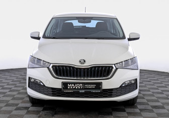 Подержанный автомобиль Skoda Rapid Liftback 2021 года (2 фото)