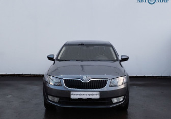 Подержанный автомобиль Skoda Octavia Liftback 2015 года (2 фото)
