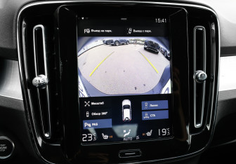 Подержанный автомобиль Volvo XC40 2019 года (18 фото)