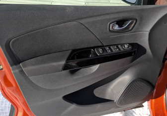 Подержанный автомобиль Renault Kaptur 2017 года (19 фото)