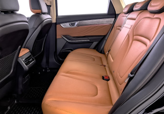 Подержанный автомобиль FAW Bestune T99 2023 года (17 фото)