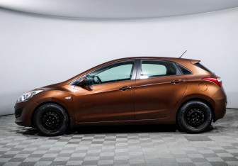 Подержанный автомобиль Hyundai i30 Hatchback 2012 года (8 фото)
