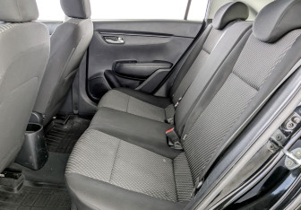 Подержанный автомобиль Kia Rio Hatchback 2020 года (12 фото)