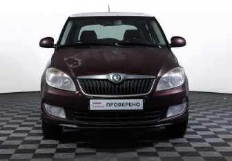 Подержанный автомобиль Skoda Fabia Hatchback 2012 года (2 фото)