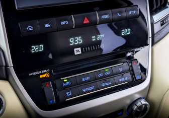 Подержанный автомобиль Toyota Land Cruiser Suv 2016 года (28 фото)