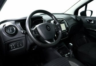 Подержанный автомобиль Renault Kaptur 2017 года (9 фото)