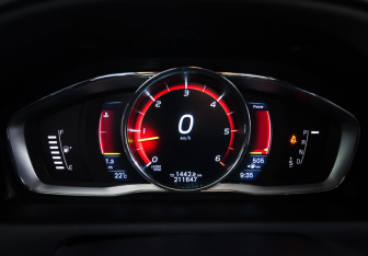 Подержанный автомобиль Volvo XC60 2015 года (17 фото)
