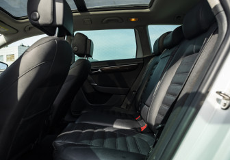 Подержанный автомобиль Volkswagen Passat Wagon 2012 года (13 фото)