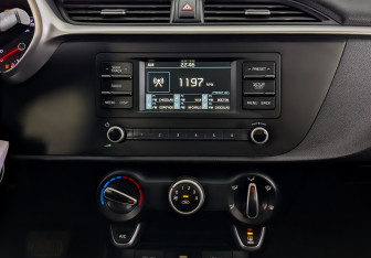 Подержанный автомобиль Kia Rio Hatchback 2021 года (15 фото)