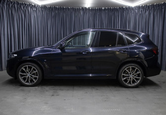 Подержанный автомобиль BMW X3 2024 года (8 фото)