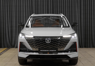 Подержанный автомобиль Changan CS55PLUS 2023 года (2 фото)