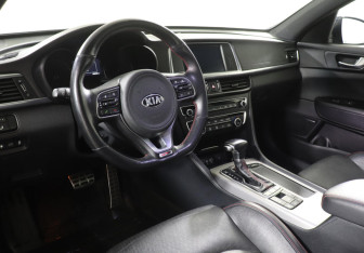 Подержанный автомобиль Kia Optima Sedan 2017 года (7 фото)