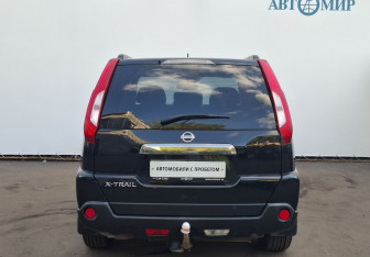 Подержанный автомобиль Nissan X-Trail 2012 года (6 фото)