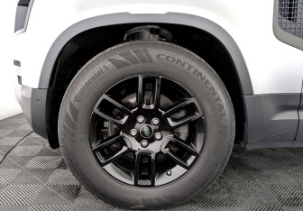 Подержанный автомобиль Land Rover Defender Suv 2021 года (18 фото)