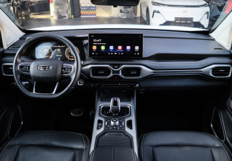 Подержанный автомобиль Geely Okavango 2022 года (12 фото)