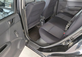 Подержанный автомобиль Hyundai Getz 2005 года (16 фото)