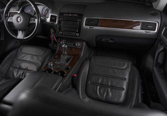 Подержанный автомобиль Volkswagen Touareg 2013 года (20 фото)