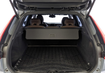 Подержанный автомобиль Volvo XC60 2021 года (10 фото)