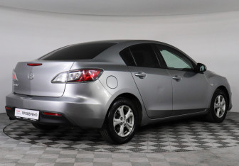 Подержанный автомобиль Mazda 3 Sedan 2010 года (5 фото)