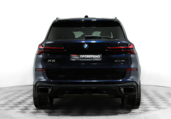 Подержанный автомобиль BMW X5 2023 года (6 фото)
