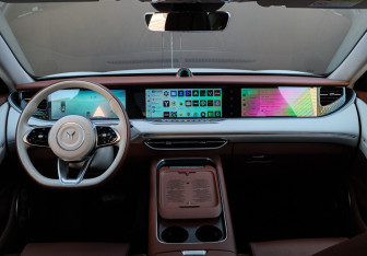 Подержанный автомобиль Voyah Free 2023 года (13 фото)