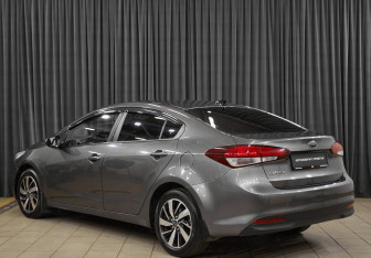 Подержанный автомобиль Kia Cerato Sedan 2017 года (7 фото)