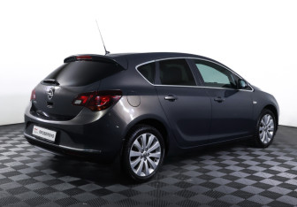 Подержанный автомобиль Opel Astra Hatchback 2014 года (5 фото)