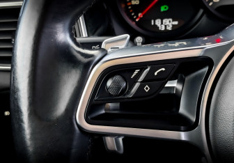 Подержанный автомобиль Porsche Macan 2014 года (30 фото)