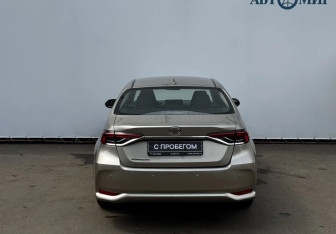 Подержанный автомобиль Toyota Corolla Sedan 2020 года (7 фото)