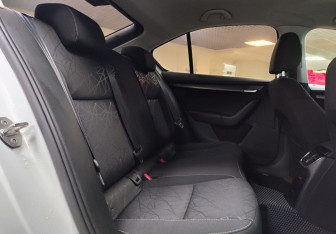 Подержанный автомобиль Skoda Octavia Liftback 2018 года (14 фото)