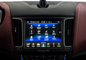 Подержанный автомобиль Maserati Levante 2018 года (15 фото)