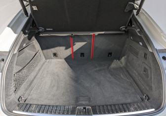 Подержанный автомобиль Porsche Cayenne 2020 года (19 фото)