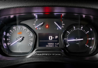 Подержанный автомобиль Peugeot Traveller 2022 года (11 фото)