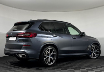 Подержанный автомобиль BMW X5 2018 года (2 фото)