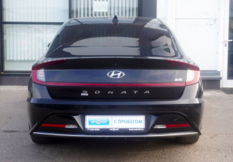 Подержанный автомобиль Hyundai Sonata 2019 года (6 фото)
