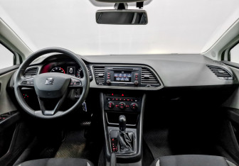 Подержанный автомобиль SEAT Leon Hatchback 2013 года (14 фото)