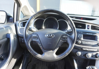 Подержанный автомобиль Kia Ceed Wagon 2014 года (11 фото)