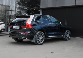 Подержанный автомобиль Volvo XC60 2019 года (4 фото)