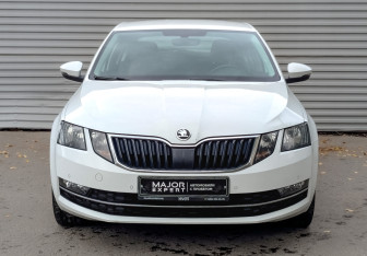 Подержанный автомобиль Skoda Octavia Liftback 2019 года (2 фото)
