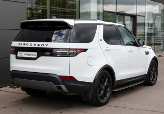 Подержанный автомобиль Land Rover Discovery 2018 года (5 фото)