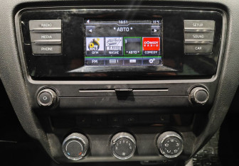 Подержанный автомобиль Skoda Octavia Wagon 2016 года (14 фото)