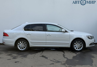 Подержанный автомобиль Skoda Superb Liftback 2014 года (4 фото)