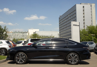 Подержанный автомобиль Chery Arrizo 8 2023 года (5 фото)