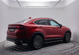 Подержанный автомобиль Geely Tugella 2022 года (5 фото)