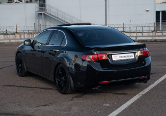 Подержанный автомобиль Honda Accord Sedan 2011 года (7 фото)