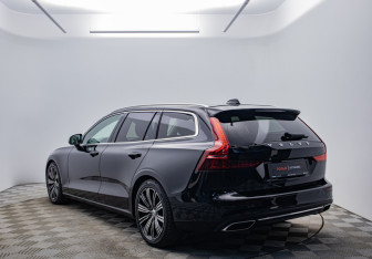 Подержанный автомобиль Volvo V60 2020 года (3 фото)