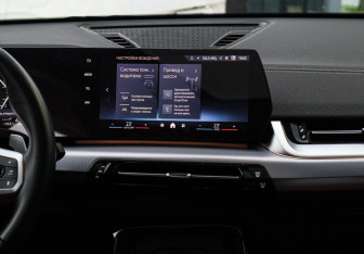 Подержанный автомобиль BMW X2 2024 года (11 фото)