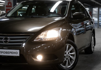 Подержанный автомобиль Nissan Sentra Sedan 2015 года (20 фото)